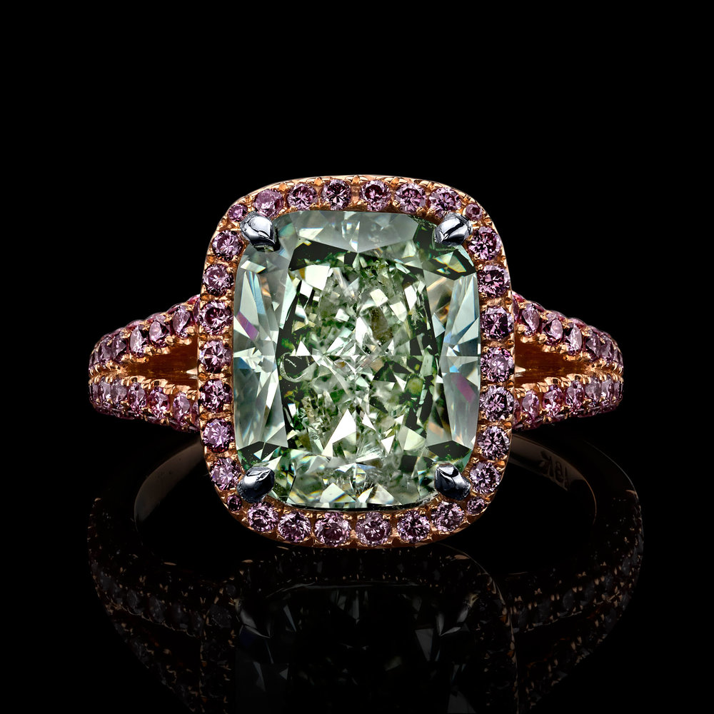4.31 CARAT CUSHION FANCY INTENSE GREEN DIAMOND RING 4.31 CARAT CUSHION FANCY INTENSE GREEN DIAMOND RING